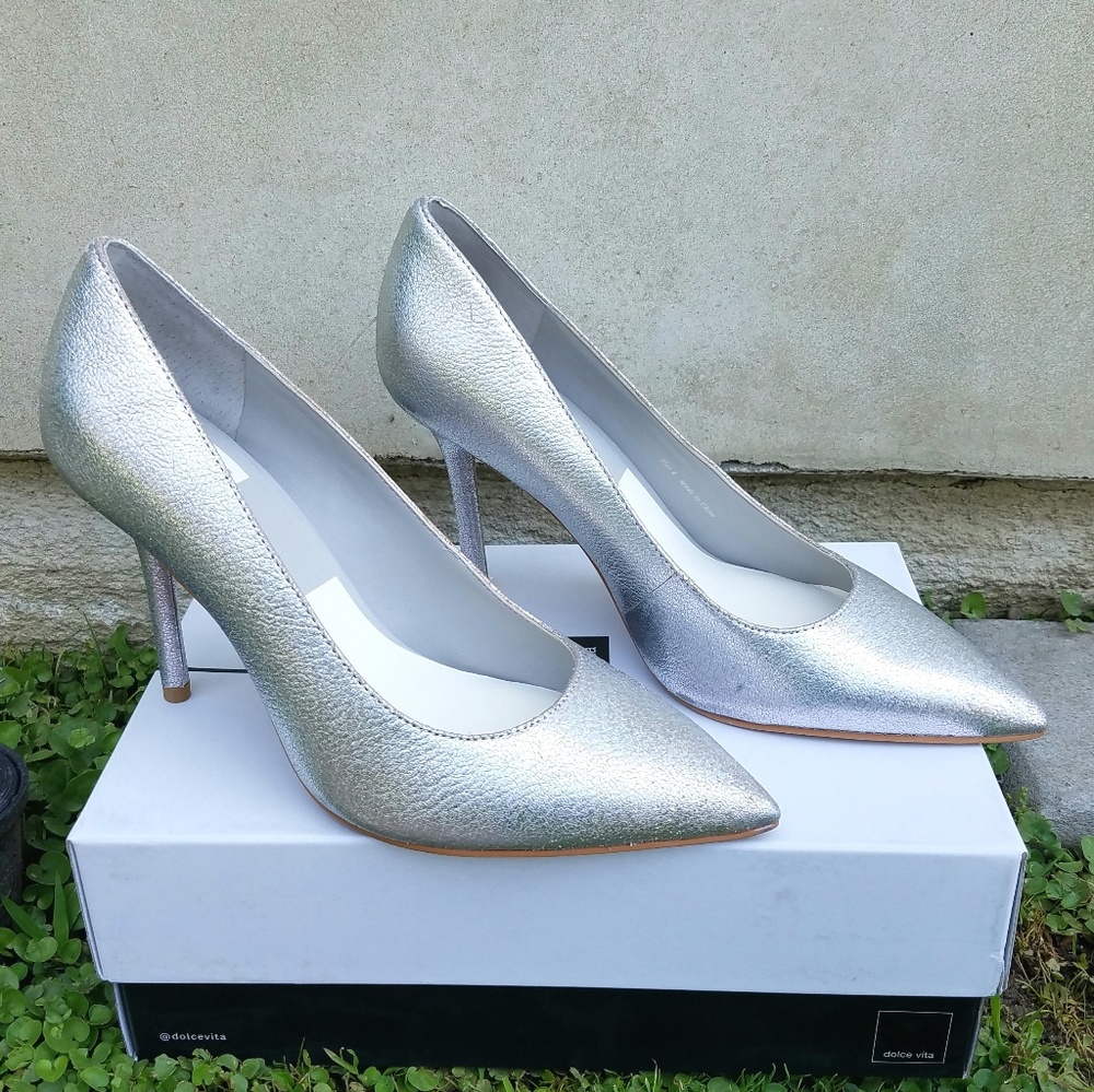 Gorgeous Dolce Vita Silver Pebbled Leather Heels - Picture 6 of 8